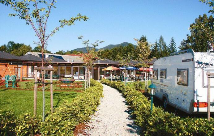 Campinganlage im Frühling