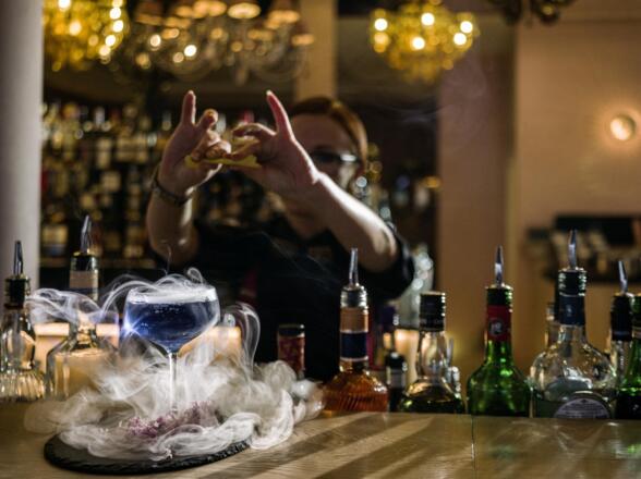 Das-König-Ludwig_Lilien Lounge &amp; Bar