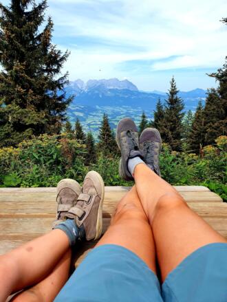 15  Wanderung mit Aussicht auf den Wilden Kaiser b