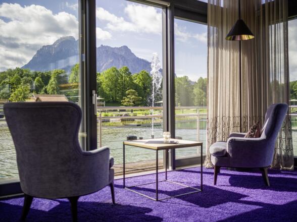 Das-König-Ludwig_Lilien Lounge &amp; Bar