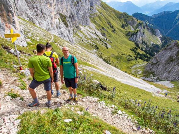 Kurz vor der Judenscharte. Hinter uns erkennt man unseren Hinweg.