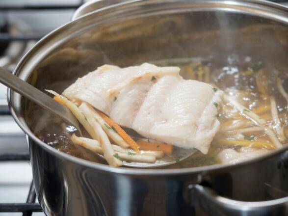 Welsfilet in der Rindsuppe