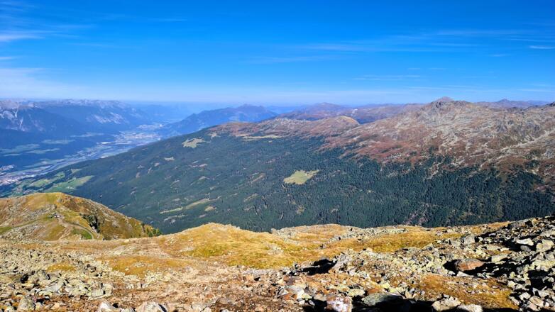 Panoramasteig - Blick auf das Tulfein Jöch, Schartenkogel und Voldertal