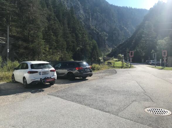 Parkplatz beim Bahnhof in Gießenbach -Start- u Zielpunkt