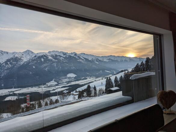 10 Ausblick vom vom Wohn- und Esszimmer am Abend