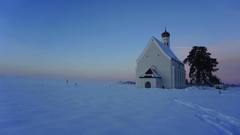 Kirche St. Coloman im Winter