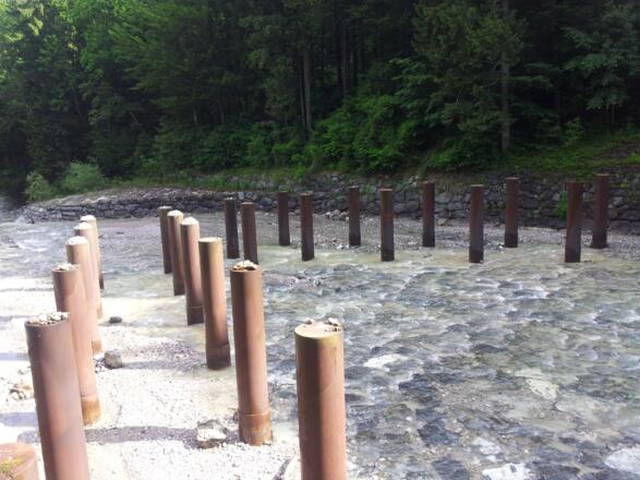 Treibholz Rechen im Laimbach