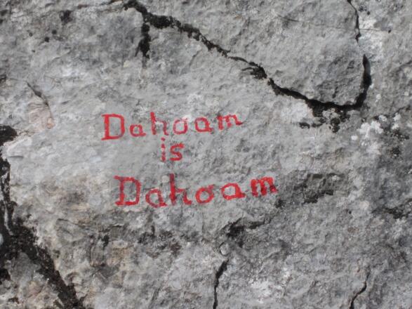 Beschriftung am Einstieg