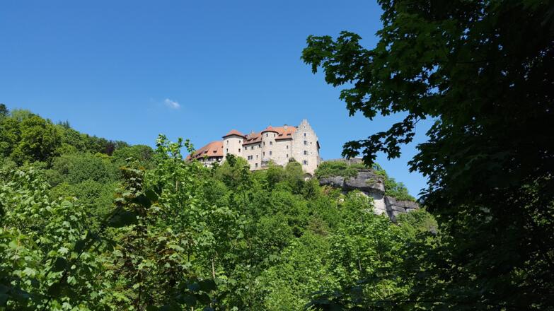 Blick zur Burg Rabenstein