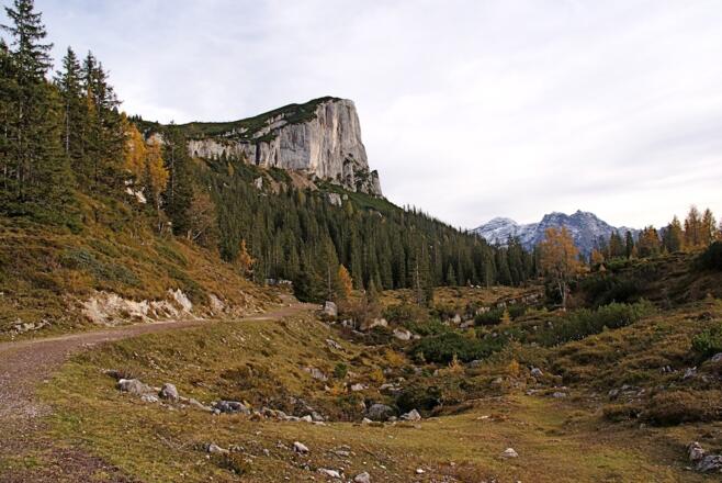 Steinplatte mit Grünwaldalmweg