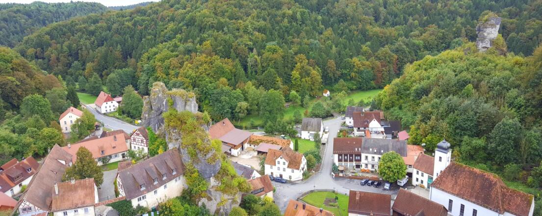 Blick vom Fahnenstein auf Tüchersfeld