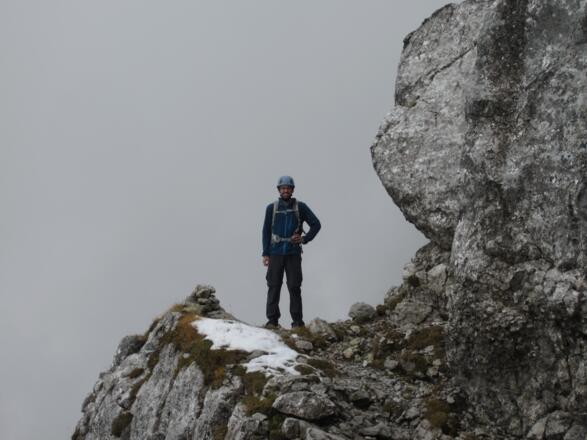 der erste Turm wird ostseitig umgangen