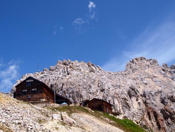Meilerhütte 2366 m mit Törlspitzen 2243 m
