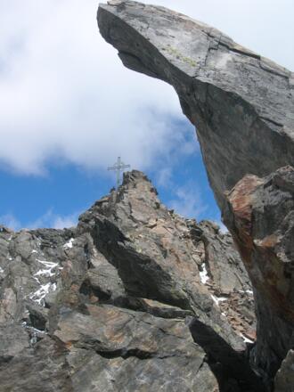 Gipfelziel Zwiselbacher Roßkogen in Sicht.