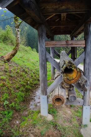 Informationsstand über den Soleleitungsweg am Wegrand