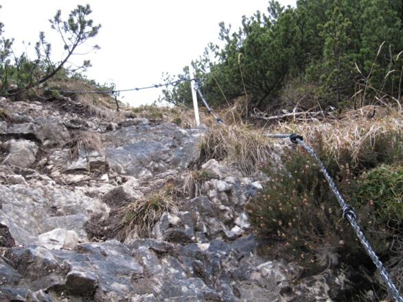 versicherter Übergang vom Haupt- zum Vordergipfel