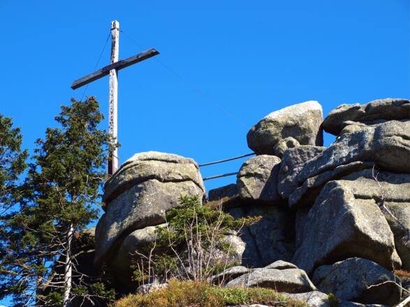 Hochstein mit Kreuz 1333m