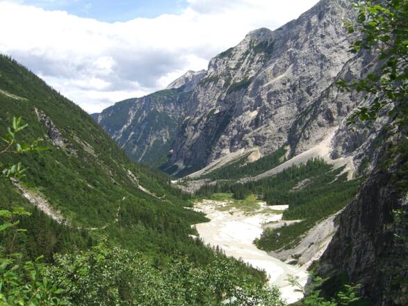 1. Tag: Blick aus dem Reintal hinüber zum Schachen