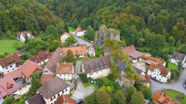 Blick vom Fahnenstein auf Tüchersfeld