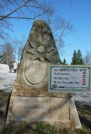 Start am Weitwanderstein in Perchtoldsdorf