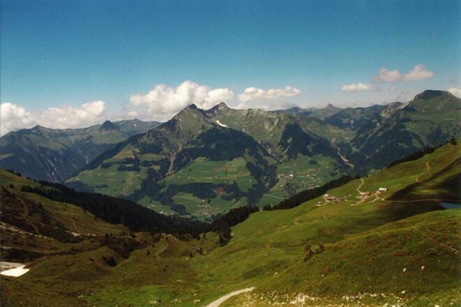 Wandern in Sonntag Stein