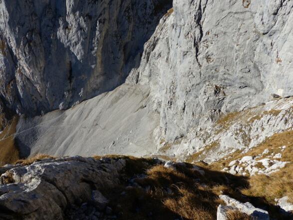Trittsicherheit ist beim Abstieg von der Maukspitze ein wichtiger Begleiter.