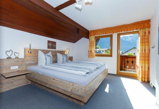 Ferienwohnung 1- Schlafzimmer mit Balkon