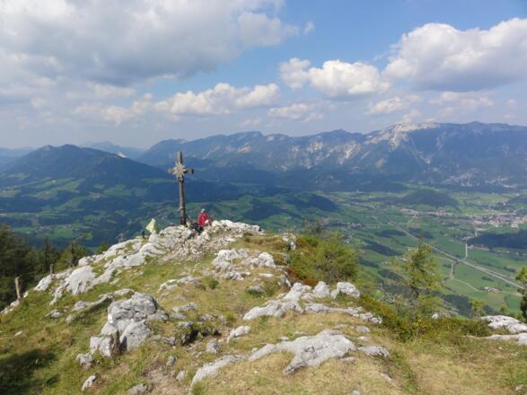Seespitz Gipfel mit Kreuz und Sengsengebirge