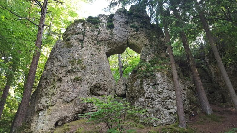 Das markante Noristörle (Höhle Nr. 23)