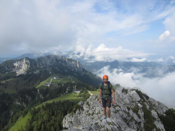 auf dem Grat sehr ausgesetzt, aber ohne große Schwierigkeiten auf den Westgipfel