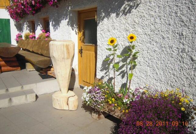 Aussenansicht im Sommer