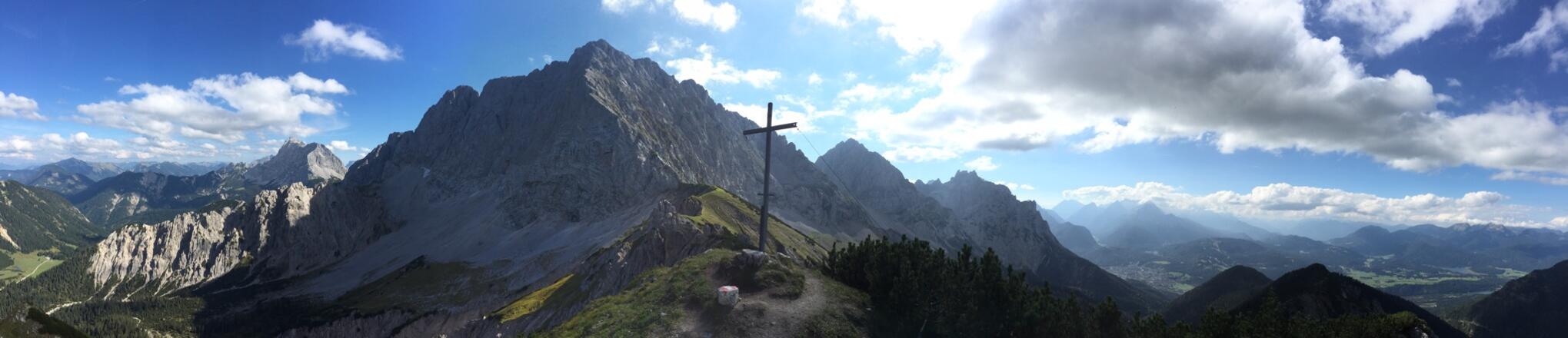 Gipfelpanorama Wörnerkopf. In der Mitte der Wörner