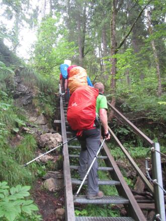 Treppen und Leitern In der Breitbachklamm.