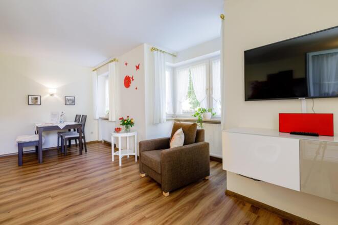 App 1 und 5 Wohnzimmer 2
