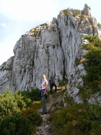 an der Hochplattenscharte unter dem Gipfelfels des Äußersten Ostgipfels
