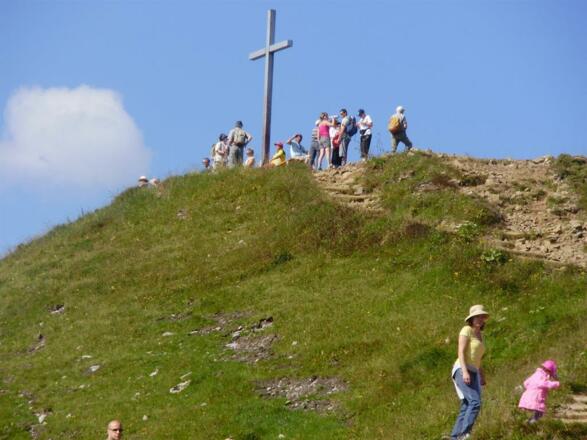 Wandern zum Gipfelkreuz
