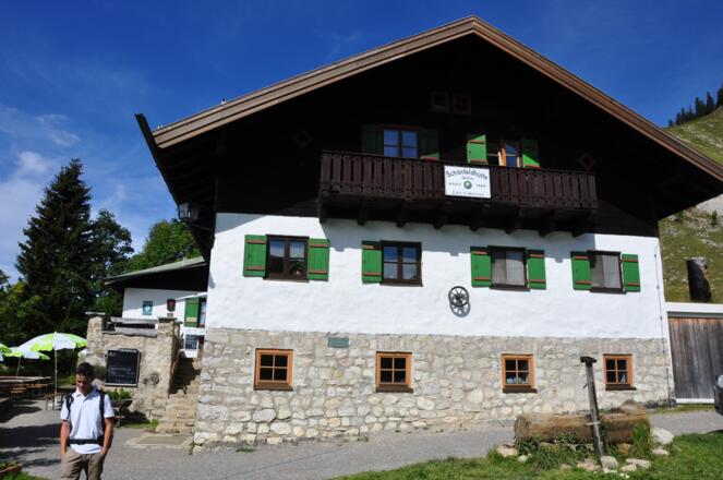 Die Schönfeldhütte - Ihr gemütliches Übernachtungsquartier am ersten Abend