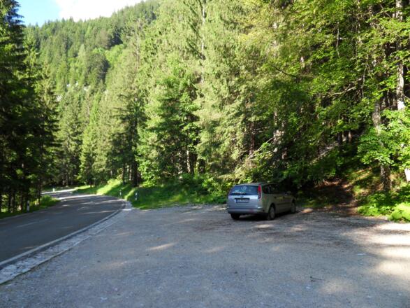 Parkplatz am Eingang zum Alpeltal