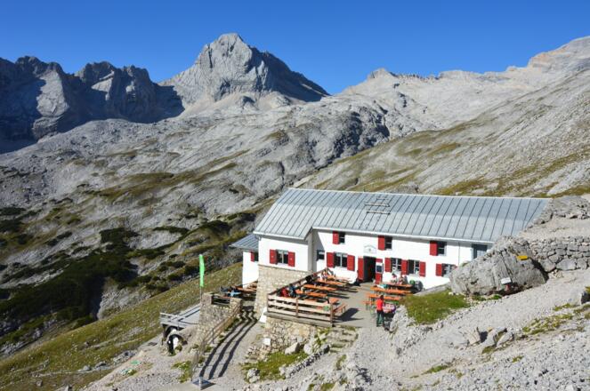 Die Knorrhütte - hier sich noch mal stärken bevor es weiter nach oben geht