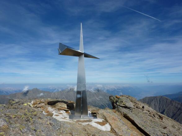 Das Gipfelkreuz auf der Haidenspitze. 2,5 Stunden Aufstieg von der Pforzheimer Hütte.