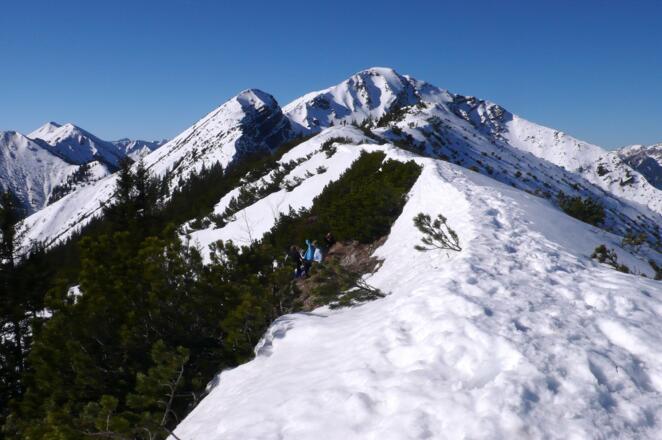 Der Weiterweg von der Zieglspitz zur Notkarspitze orientiert sich am Gratverlauf
