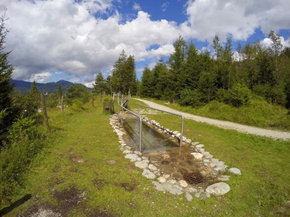 Nett angelegte Kneipp-Anlage am Isar-Natur-Erlebnisweg