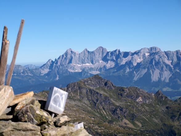 Engelkarspitze 2518 m mit Dachstein