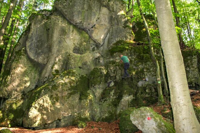Der drahtseilversicherte Zustieg zur Amtsknechtshöhle (A bzw. I)