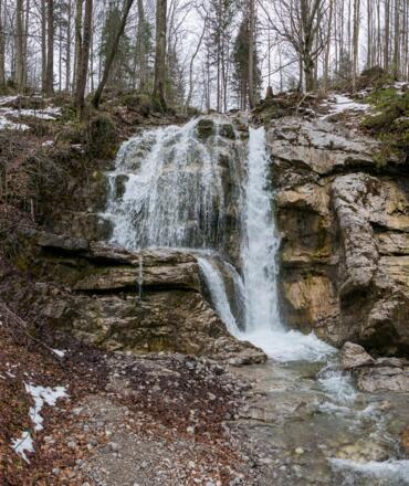Wasserfälle entlang der alten Kesselbergstrasse