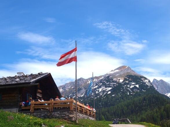 Kallbrunnalm 1454 m mit Seehorn