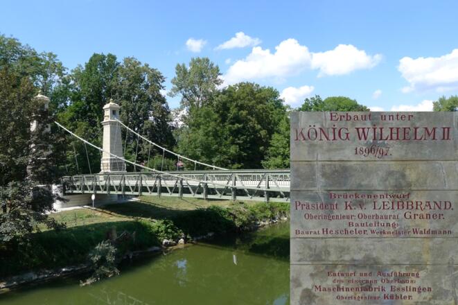 Die historische Hängebrücke bei Langenargen.