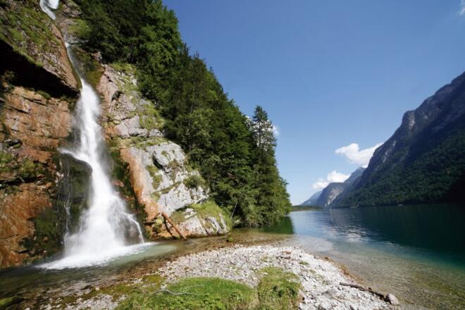 Die letzten Höhenmeter berab sind geschaft. Und jetzt die Klamotten runter und reins ins glasklare Vergnügen.