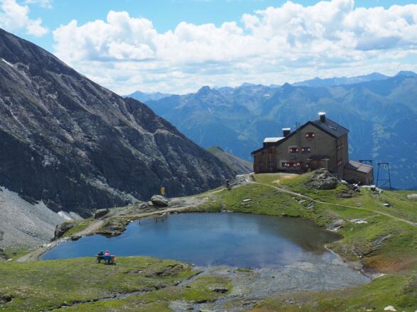 Wieder bei der Schutzhütte 2650m
