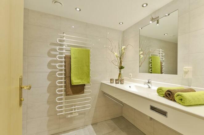 APP 1 / Badezimmer + separates WC